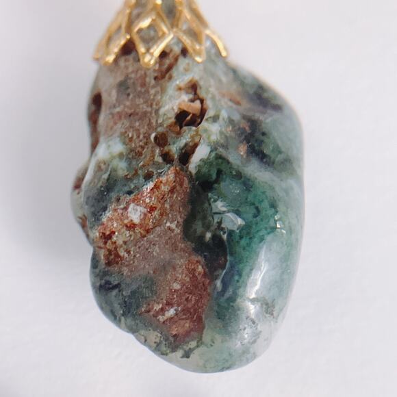 VTG Mid Century Screw Back Earrings Green Stone Beads Gold Tone 1950s 1960s - Picture 4 of 10